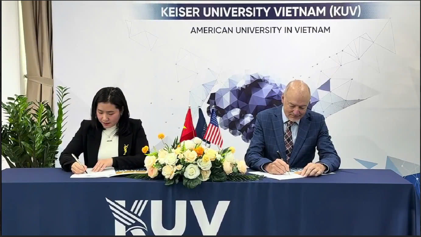 Đại diện KUV và Sarah Education ký kết hợp tác chiến lược Đại diện KUV và Sarah Education ký kết hợp tác chiến lược